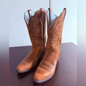 Ariat women’s cowgirl boots